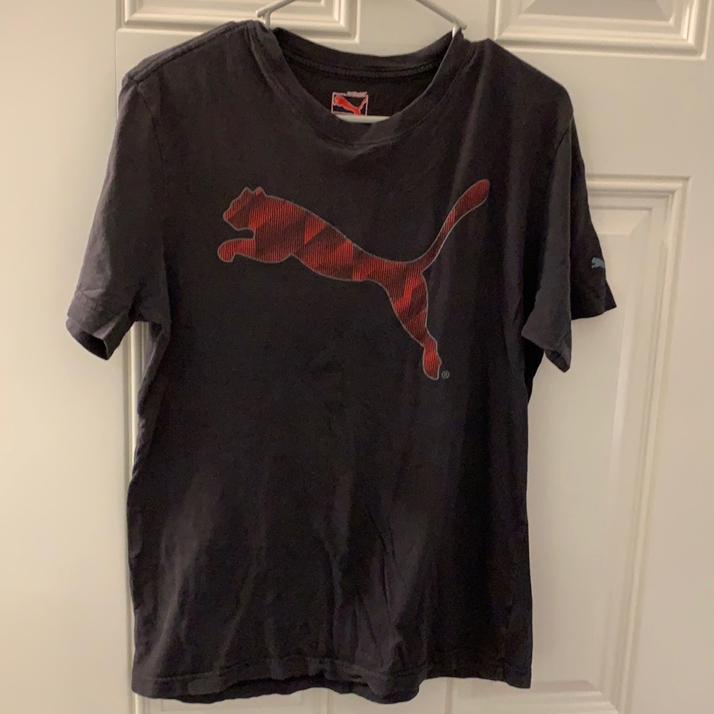 Medium men’s Puma short sleeve shirt